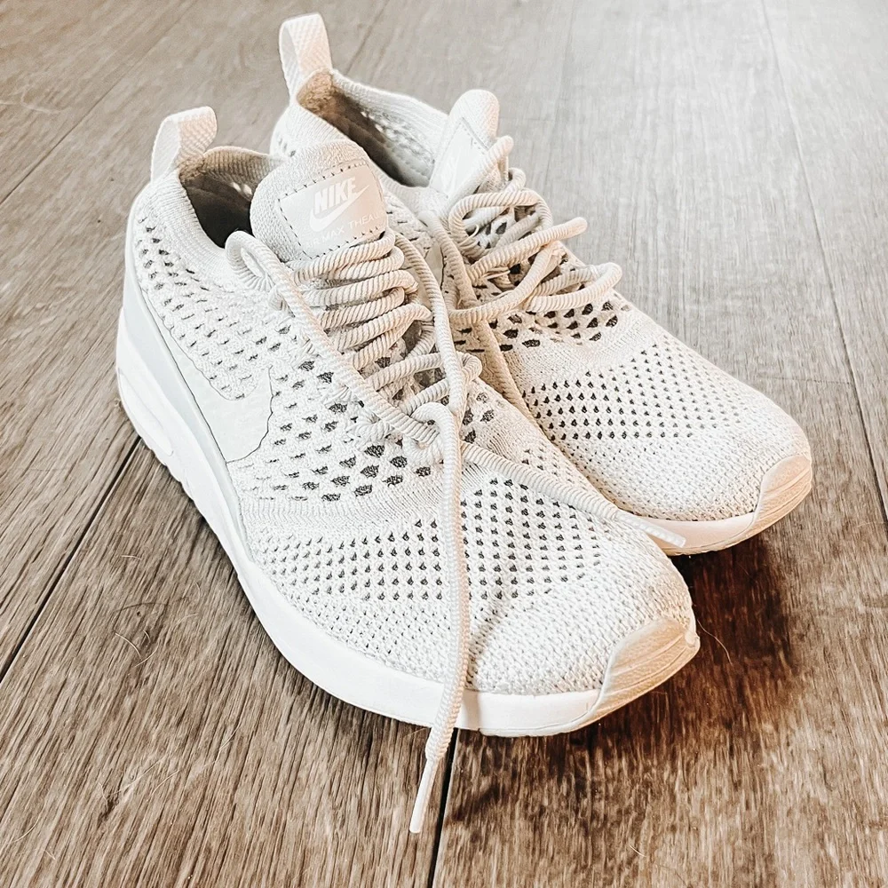Women’s Nike Sneakers - Picture 1 of 1